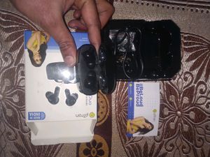 P Trone earbuds