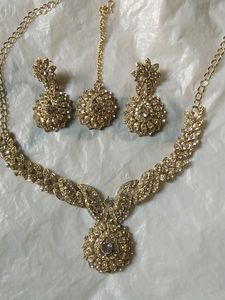 diamond  Neckalce set with earrings and maang tikk