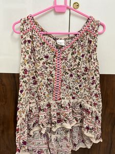 Floral Sleeveless Top 🌸