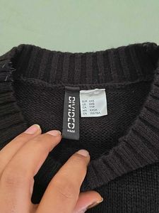 H&amp;M Black Cropped Knit Sweater