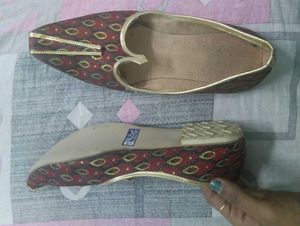 Ethnic Maroon Jutti Shoes