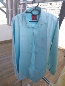 Bundle of 5 Men&#39;s Dress Shirts