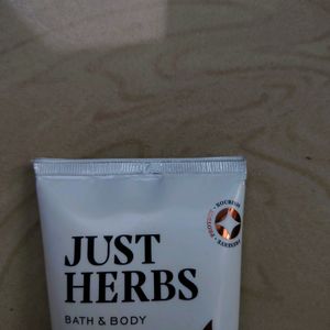 Just Herbs Shatpatri Wild Indian Rose Body wash