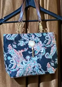Ladies Bag With 4 Zipper Pockets