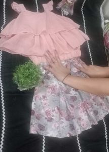Cute Pink Top &amp; Floral Skirt Set