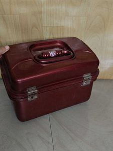 Naina Burgundy Luggage Case