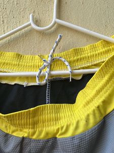 Men’s grey shorts with pockets