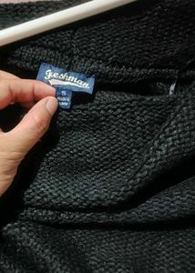 China Black Off-the-Shoulder Sweater