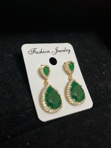 Earing Green