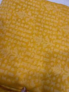 Brasso Saree With Flora Print Blouse Piece