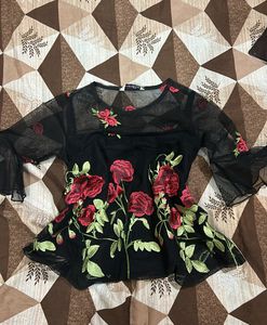 BLACK FLORAL TOP