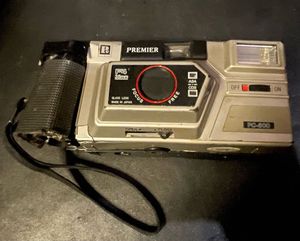 Premier PC-500 Vintage Camera – Damaged
