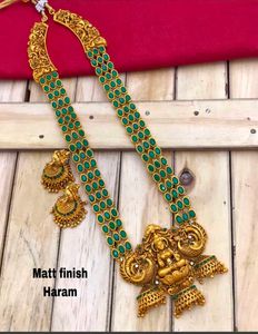 Elegant Green &amp; Gold Necklace Set