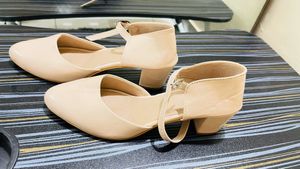 Cream Tan Footwear