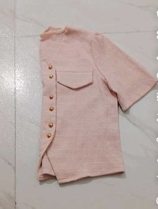 Button-Up Short Sleeve Top ..It Girl 🎀🎀
