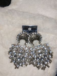 Set Of Two Earrings