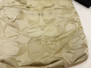 coach  authentic sling bag