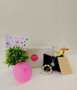 Elegant Everyday Essentials Gift Hamper