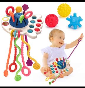 Montessori pull string toy