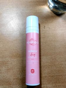 Aqualogica Radiance Dewy Sunscreen