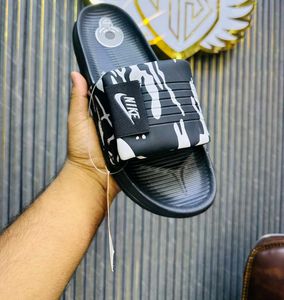 Nike offcourt sliders