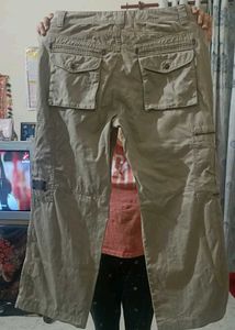 Khaki Material Cargo Baggy Pants 🫠