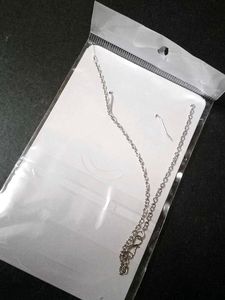 Chain Pendent With Matching Earrings.