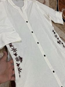 Unused New White Embroidered Kurta Set