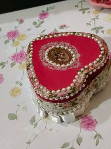 Vintage Heart Jewelry Box