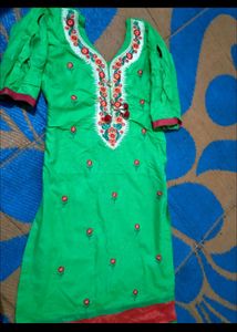 Simple Straight Thread Kurti