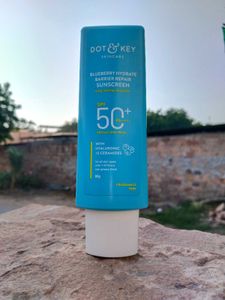 Dot &amp; Key Blueberry Sunscreen SPF 50+ PA++++