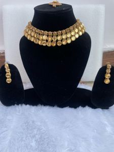 Elegant Gold-Toned Jewelry Set