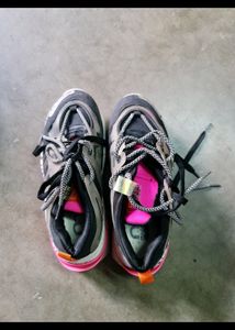 high sole magnett shoes