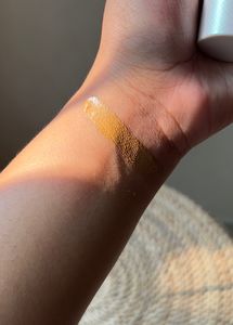Huda Beauty Glowish Tint In Medium Tan