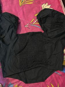 H&amp;M Black Puff Sleeve Crop Top