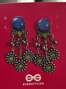 Everstylish Dangle Earrings