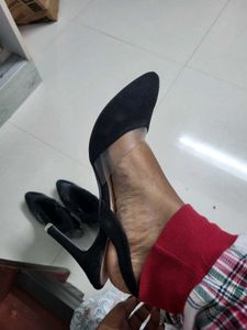 Sleek Black Heels By Ginger.