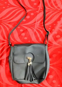 SHAMRIZ sling bag !!