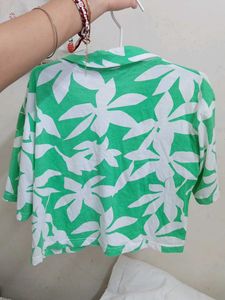 Green &amp; White Leaf Print Top