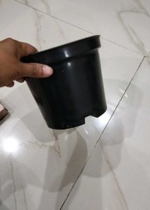 Black Plastic Planter Pots (Set of 2)