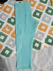 Cyan Reebok Gym Capris