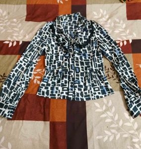 Patterned Ruffle shirt