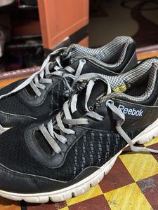 Reebok Sneakers