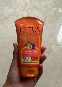 LOTUS SUNSCREAM SPF 30