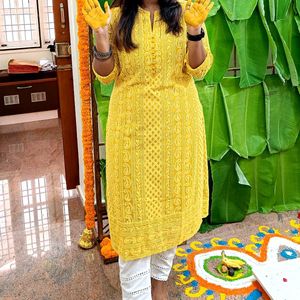 Zola Yellow Embroidered Kurta Size L