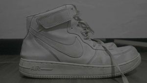 Nike Sneakers | Aura 🔥| Small  DEFECT Repairable