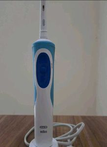 BRAUN Oral-B Vitality Electric Toothbrush