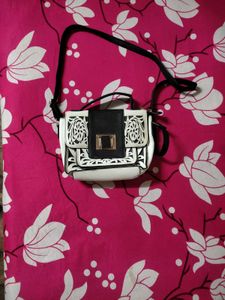 ❤‍🔥Black & White Floral Laser Cut Bag