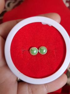 Beautiful New Pearl Desine Studs
