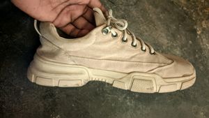 Sneaker